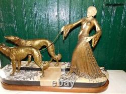 Statue Femme Aux Levriers Art Deco 1930 Georges Gori De 53 CM De Haut En Regule