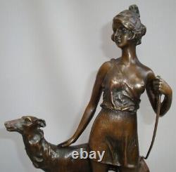 Statue Sculpture Chien Levrier Diane Chasseresse Artemis Style Art Deco Style Ar