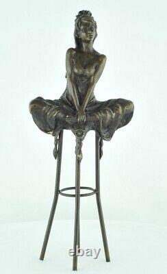 Statue Sculpture Demoiselle Sexy Style Art Deco Style Art Nouveau Bronze massif