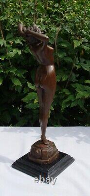 Statue Sculpture Le reveil Pin-up Sexy Nu Style Art Deco Style Art Nouveau Bronz