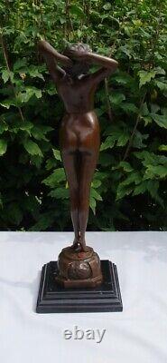 Statue Sculpture Le reveil Pin-up Sexy Nu Style Art Deco Style Art Nouveau Bronz