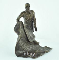 Statue Sculpture Marchand de tapis Oriental Style Art Deco Style Art Nouveau Bro