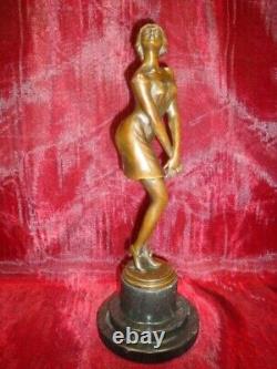 Statue Sculpture Sexy Style Art Deco Style Art Nouveau Bronze massif Signe