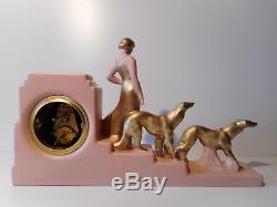 Statue sculpture pendule art déco faience céramique craquelée chien lévrier