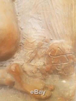 Terre cuite originale bas relief Persée et Méduse. Signé. Periode Art Deco