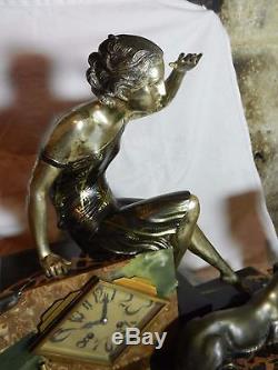 URIANO sculpture art déco-pendule-signée-élégante et 2 lévriers-régule-marbre