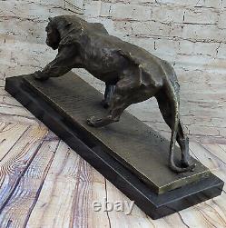 Véritable Bronze Métal Statue Sur Marbre Base Femelle Lion Sculpture Art Déco