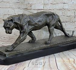 Véritable Bronze Métal Statue Sur Marbre Base Femelle Lion Sculpture Art Déco