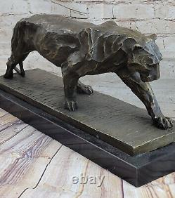 Véritable Bronze Métal Statue Sur Marbre Base Femelle Lion Sculpture Art Déco